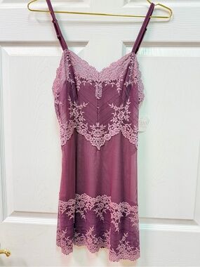 Wacoal Lace-Trim Slip in Dusty Rose Eggplant Medium Excellent Condition